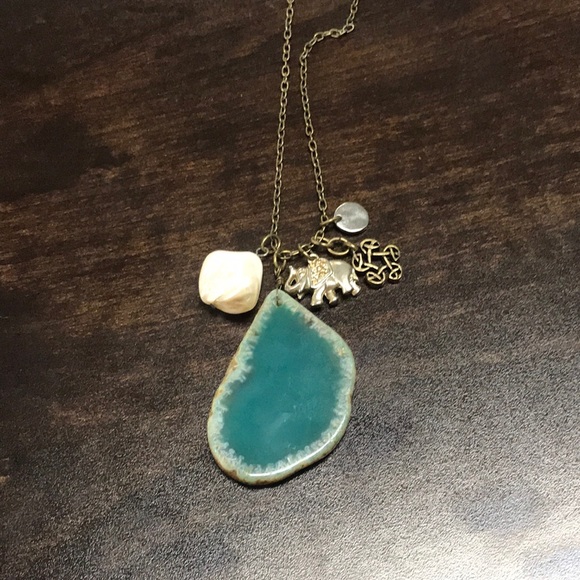 American Eagle Outfitters Jewelry - BEAUTIFUL NECKLACE - LARGE TEAL STONE & CHARMS